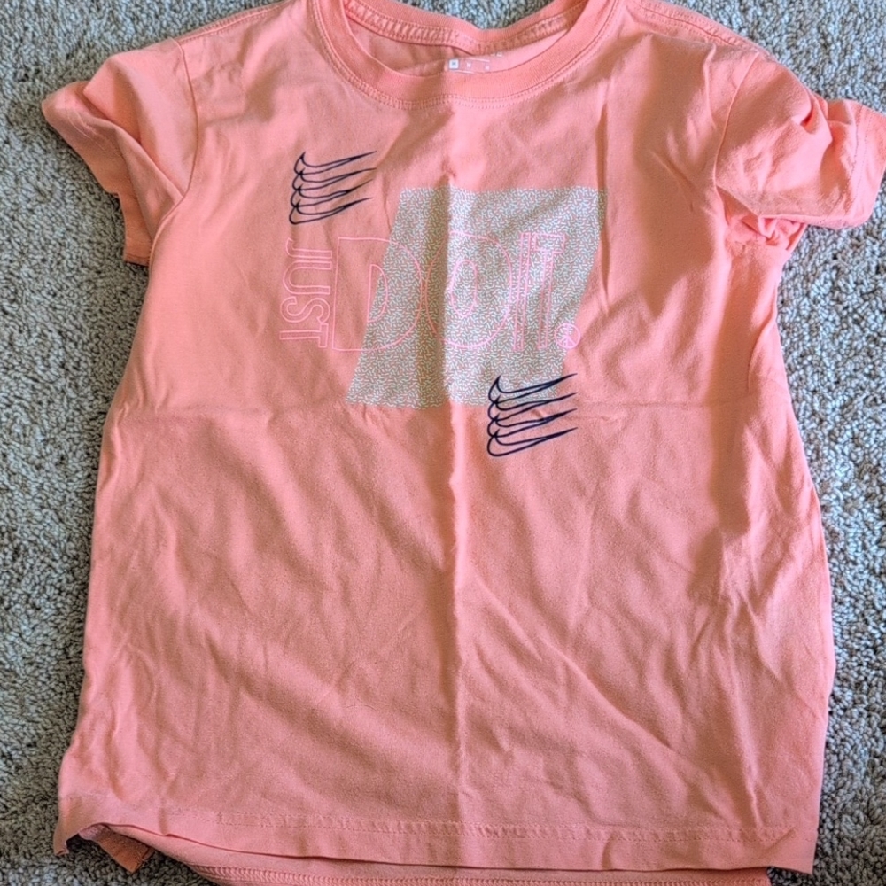 Nike Orange Short Sleeve Tee with Graphic Design